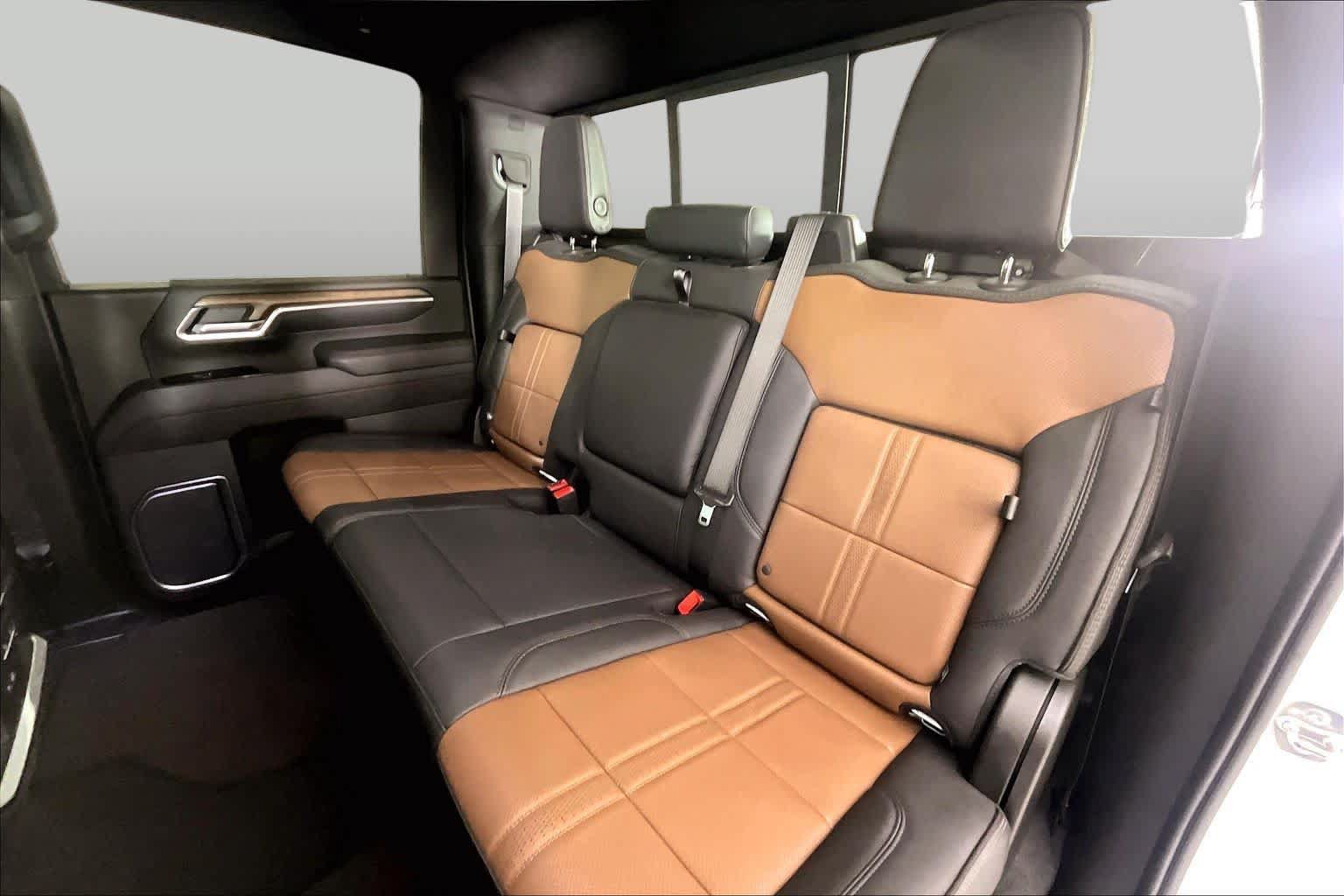 Certified 2026 Chevrolet Silverado 3500 High Country w/ High Country Premium Package AWD/4WD image 18