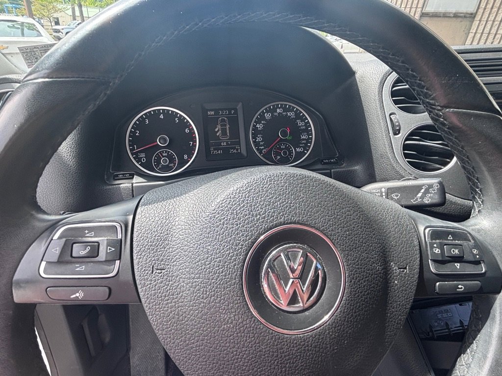 Used 2015 Volkswagen Tiguan S AWD/4WD image 11