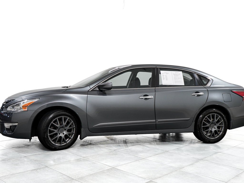 Used 2015 Nissan Altima 2.5 SV FWD image 4