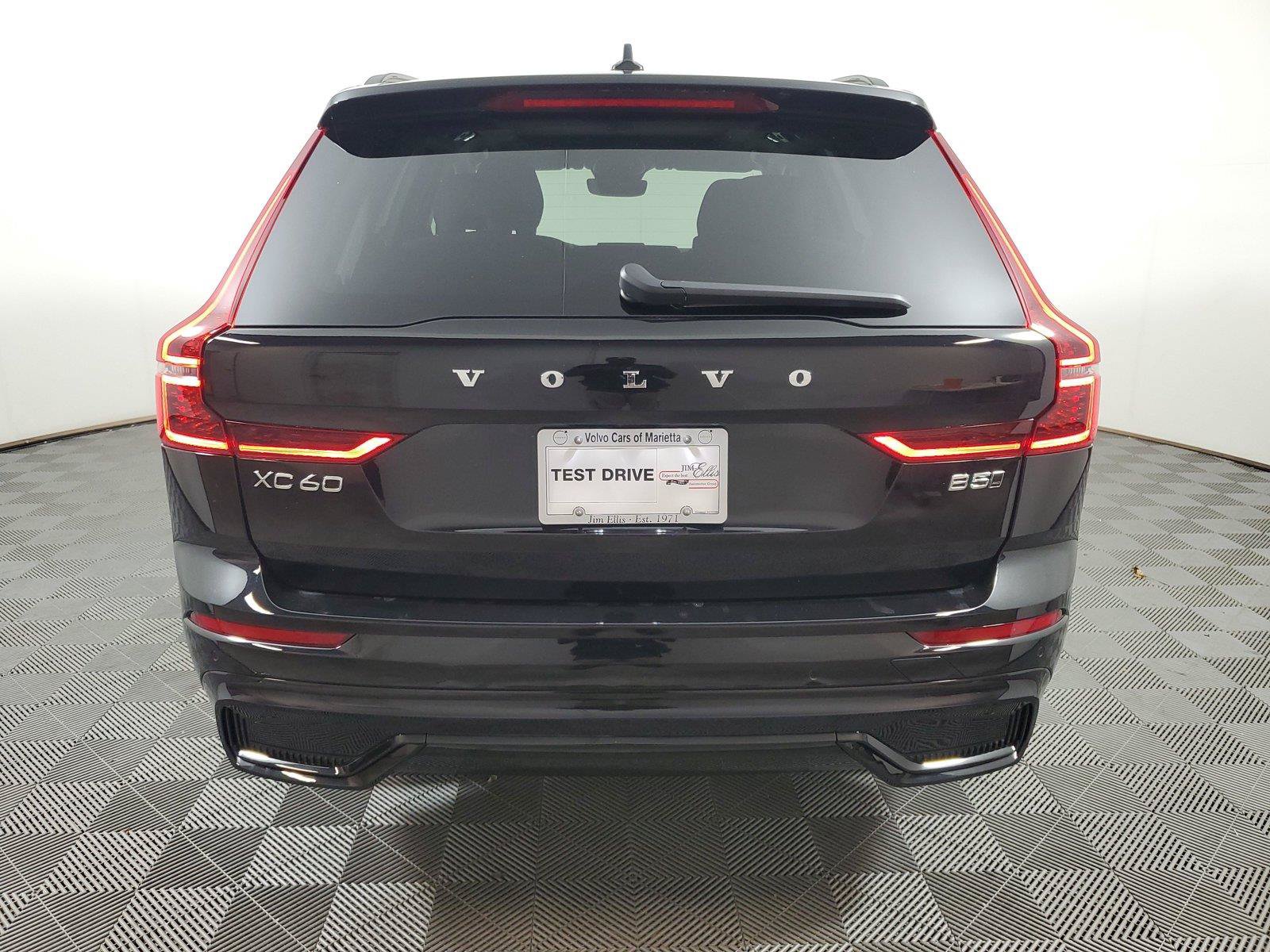 New 2026 Volvo XC60 B5 Core AWD/4WD image 5