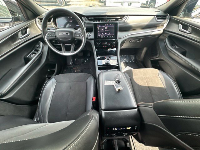 Used 2023 Jeep Grand Cherokee L Laredo AWD/4WD image 7