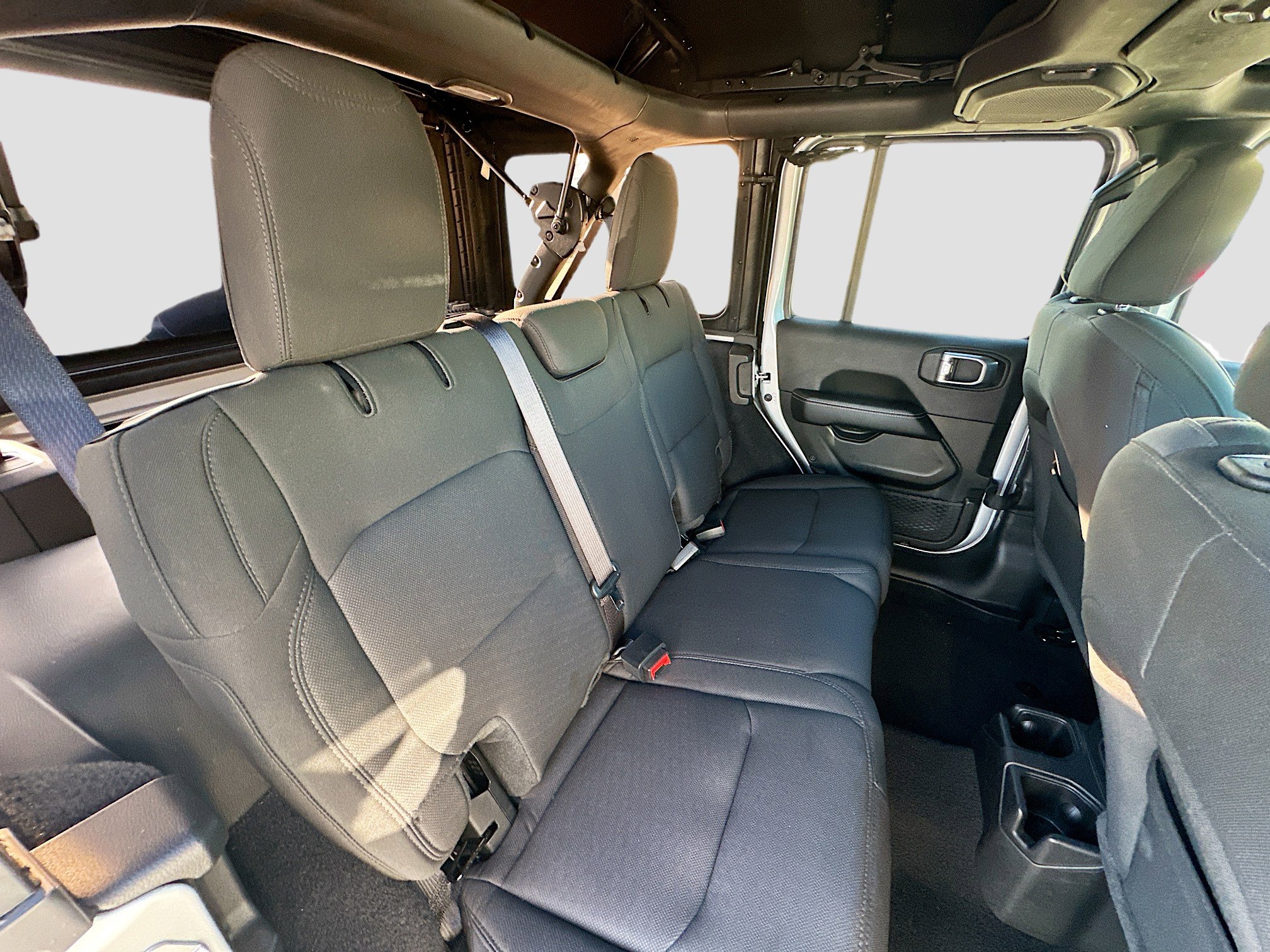 Used 2022 Jeep Wrangler Unlimited Sahara image 29