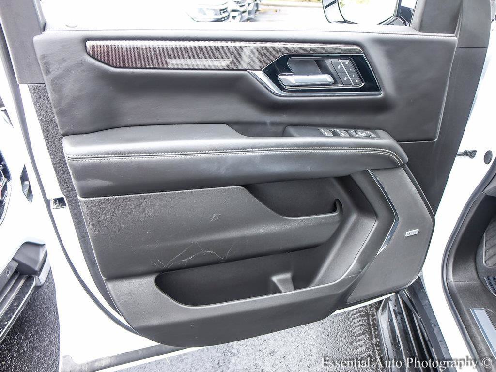 Used 2025 GMC Yukon Elevation w/ Elevation Premium Package AWD/4WD image 24