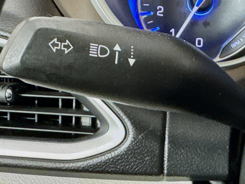 Used 2017 Chrysler Pacifica LX w/ Tire & Wheel Group FWD image 12