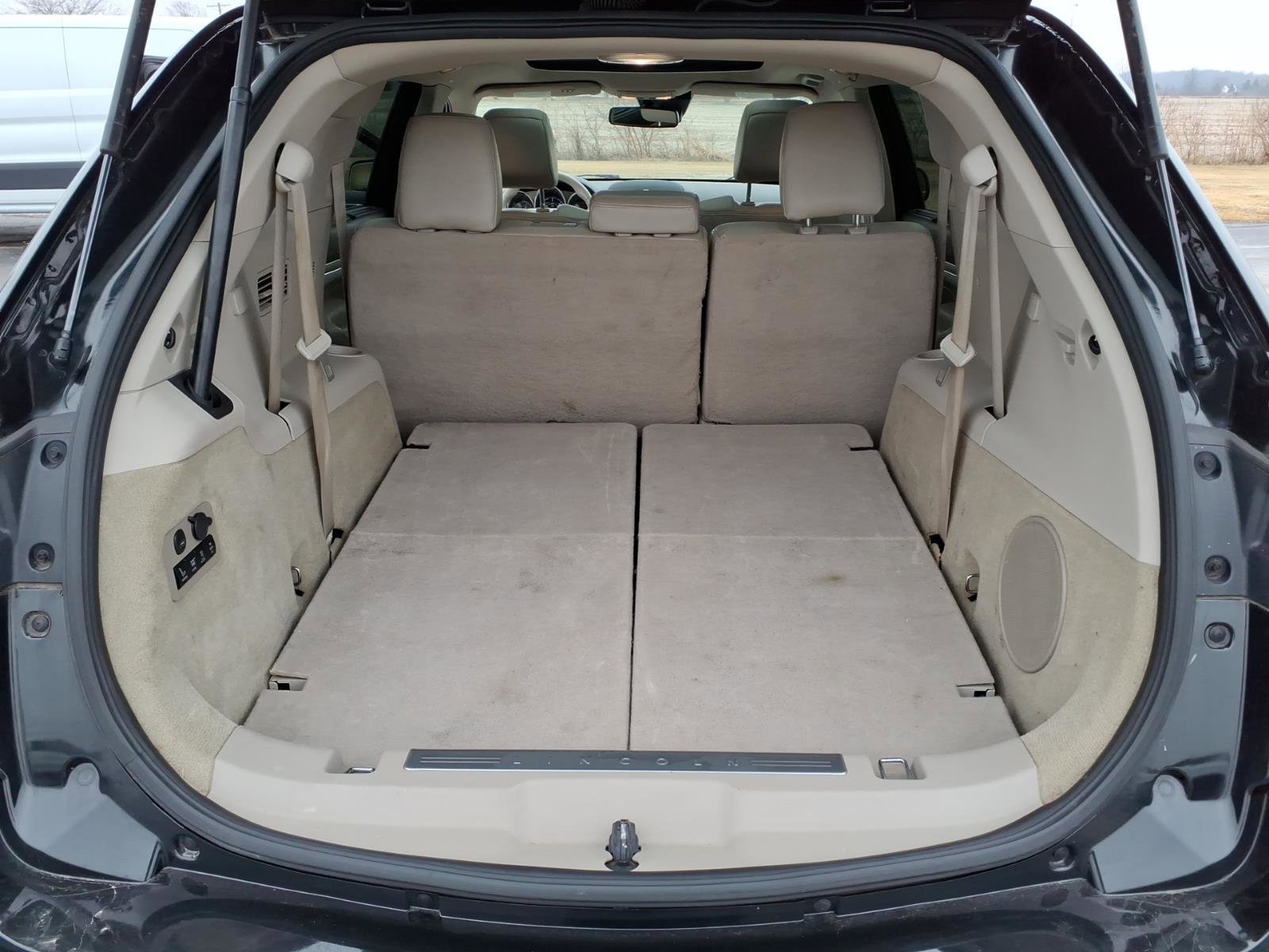 Used 2012 Lincoln MKT AWD image 12