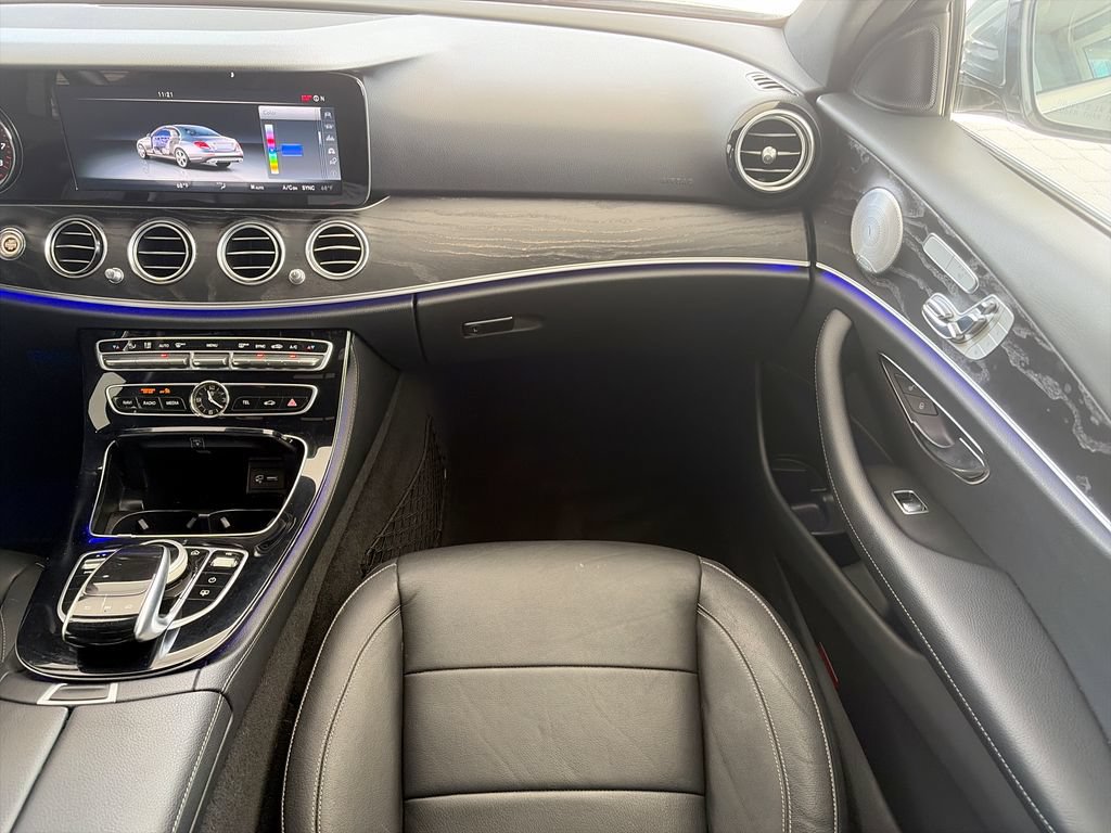 Used 2017 Mercedes-Benz E 300 4MATIC image 40