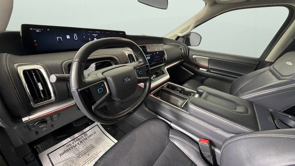 Used 2025 Ford Expedition Max Platinum AWD/4WD image 18
