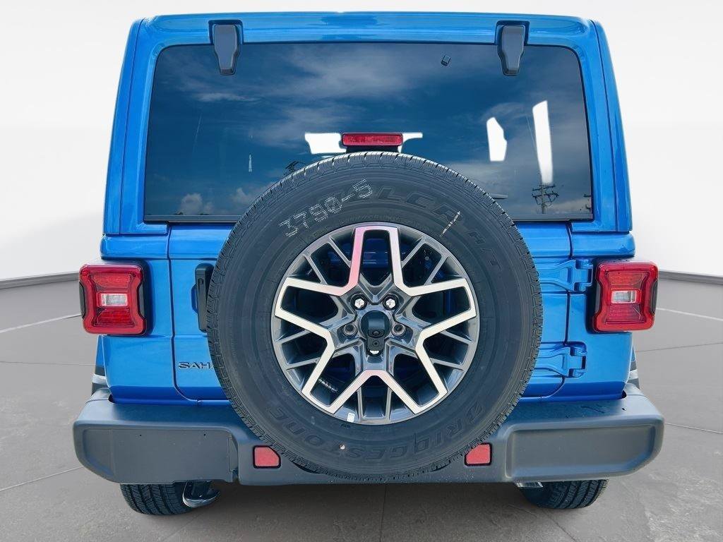 New 2025 Jeep Wrangler Unlimited Sahara w/ Technology Group AWD/4WD image 36