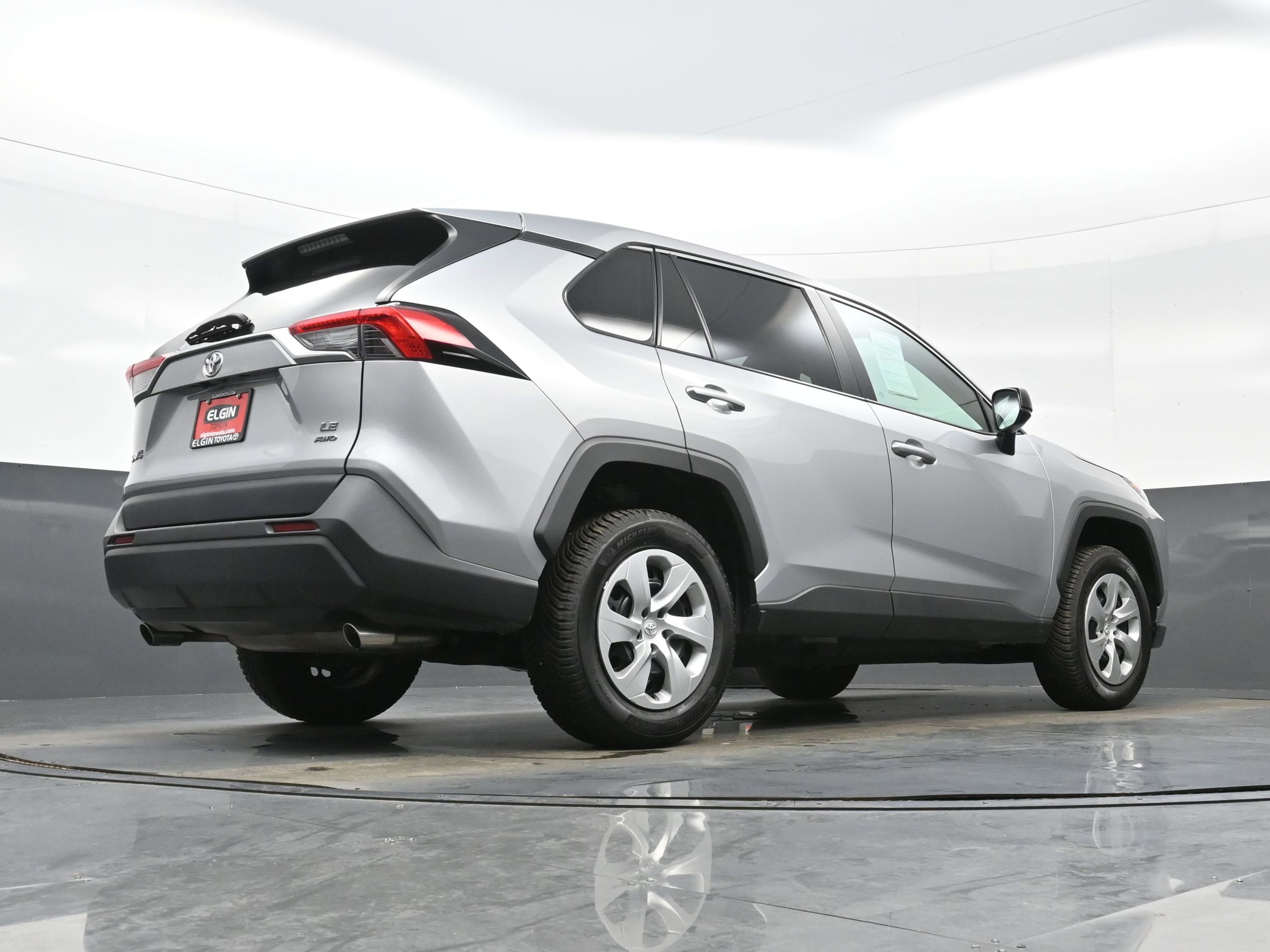 Used 2022 Toyota RAV4 LE AWD/4WD image 30