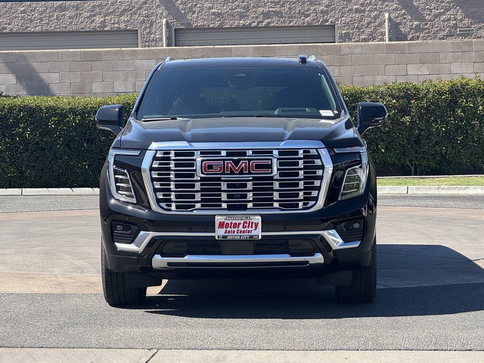 New 2026 GMC Yukon XL Denali w/ Denali Reserve Package AWD/4WD image 9