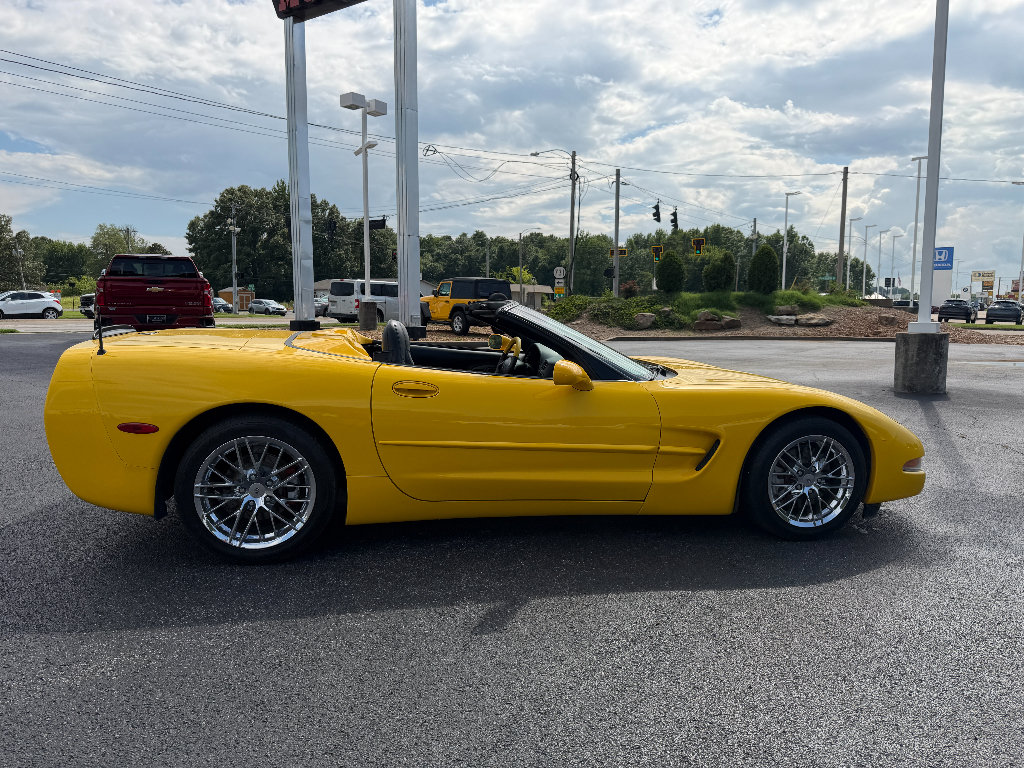 Used 2001 Chevrolet Corvette Convertible w/ Preferred Equipment Group2 RWD image 11