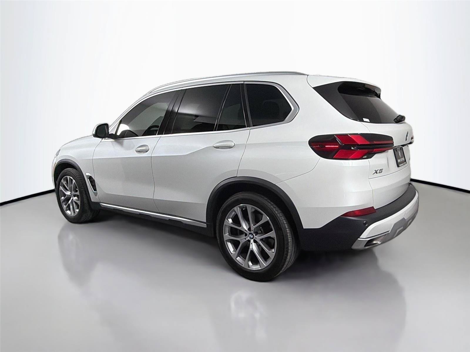 Used 2024 BMW X5 xDrive40i w/ Climate Comfort Package AWD/4WD image 7
