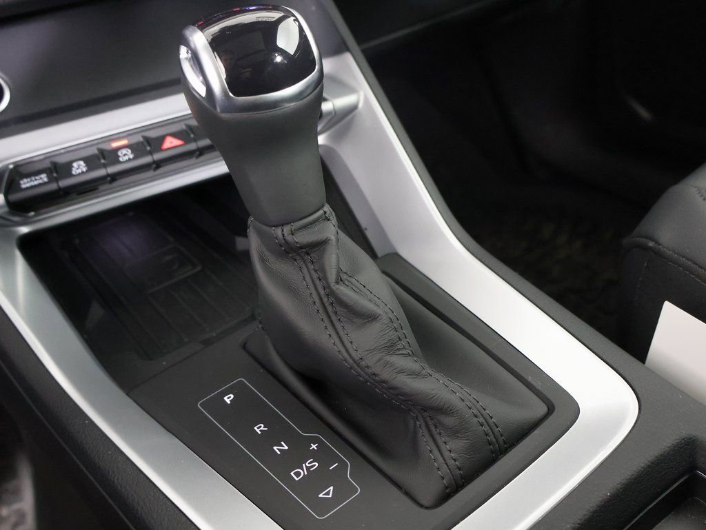 Certified 2025 Audi Q3 2.0T Premium w/ Convenience Package image 4