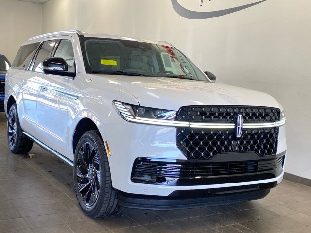 New 2026 Lincoln Navigator L Black Label AWD/4WD image 2