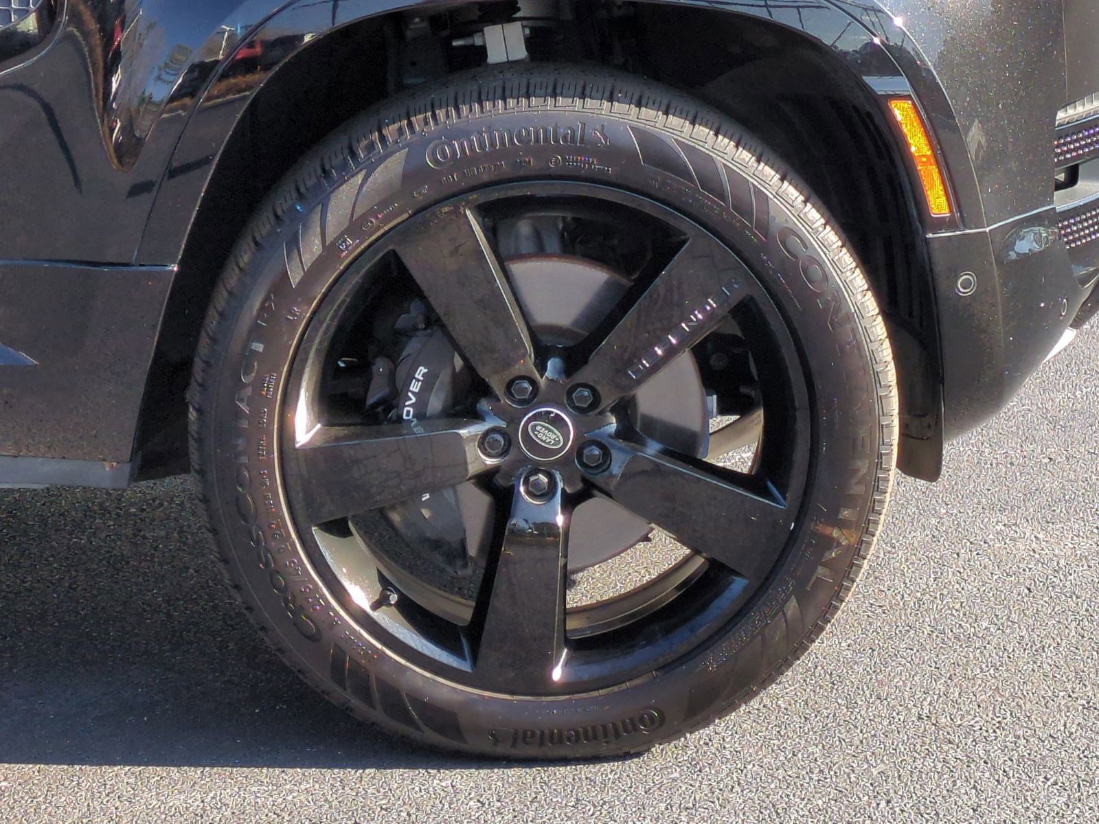 Used 2023 Land Rover Defender 110 V8 image 13