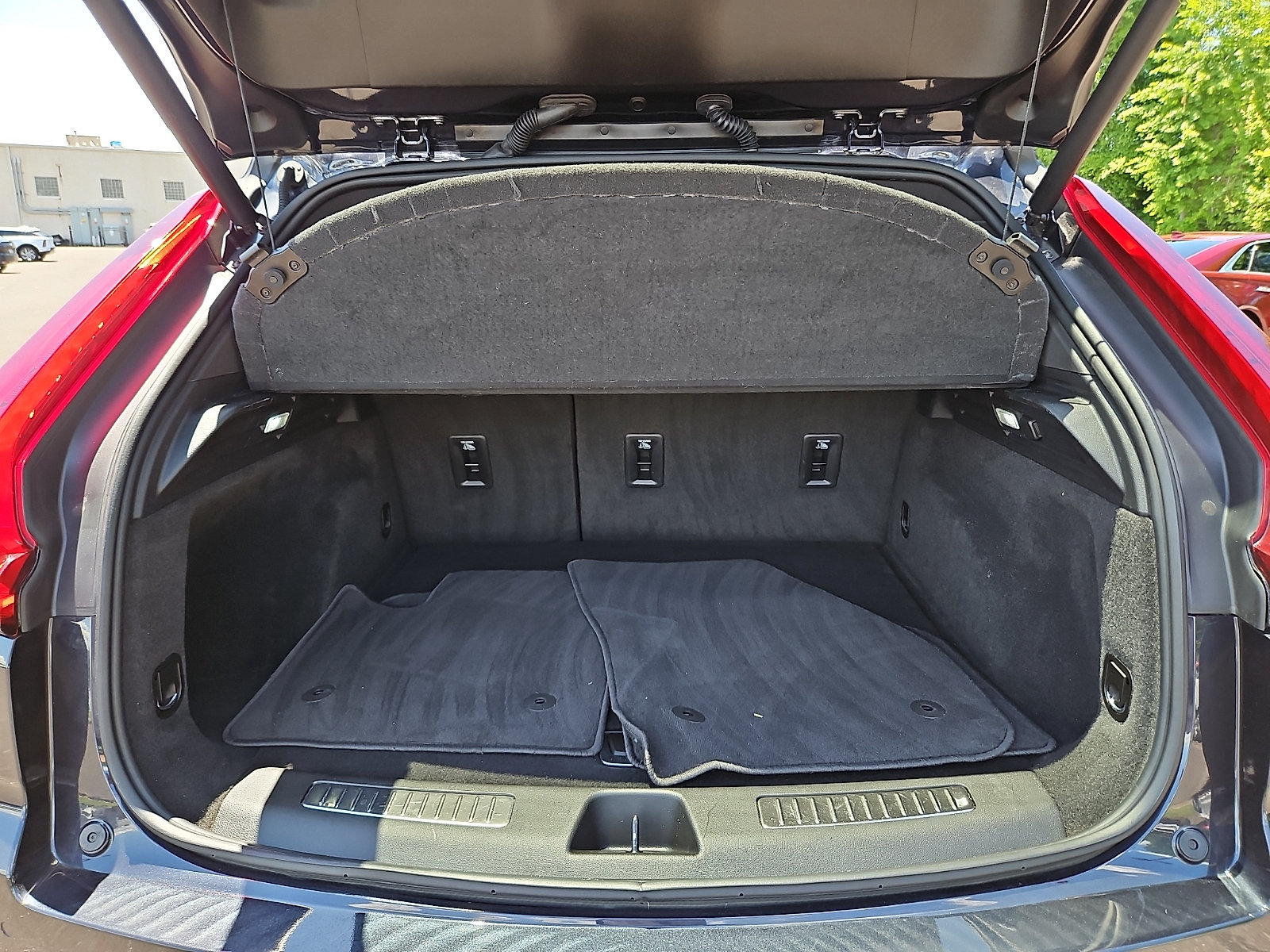 Certified 2023 Cadillac XT4 Premium Luxury AWD/4WD image 29