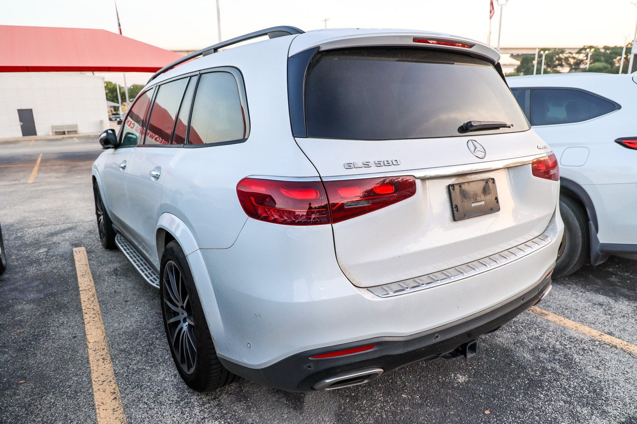 Used 2024 Mercedes-Benz GLS 580 4MATIC image 10