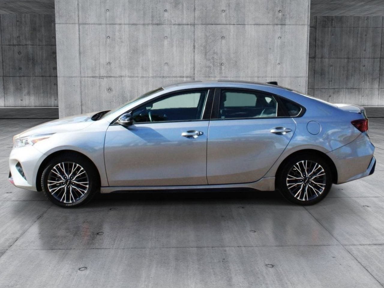 Used 2024 Kia Forte GT-Line FWD image 2