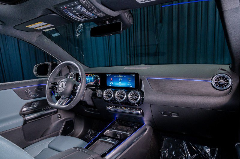 New 2026 Mercedes-Benz GLA 35 AMG 4MATIC image 4