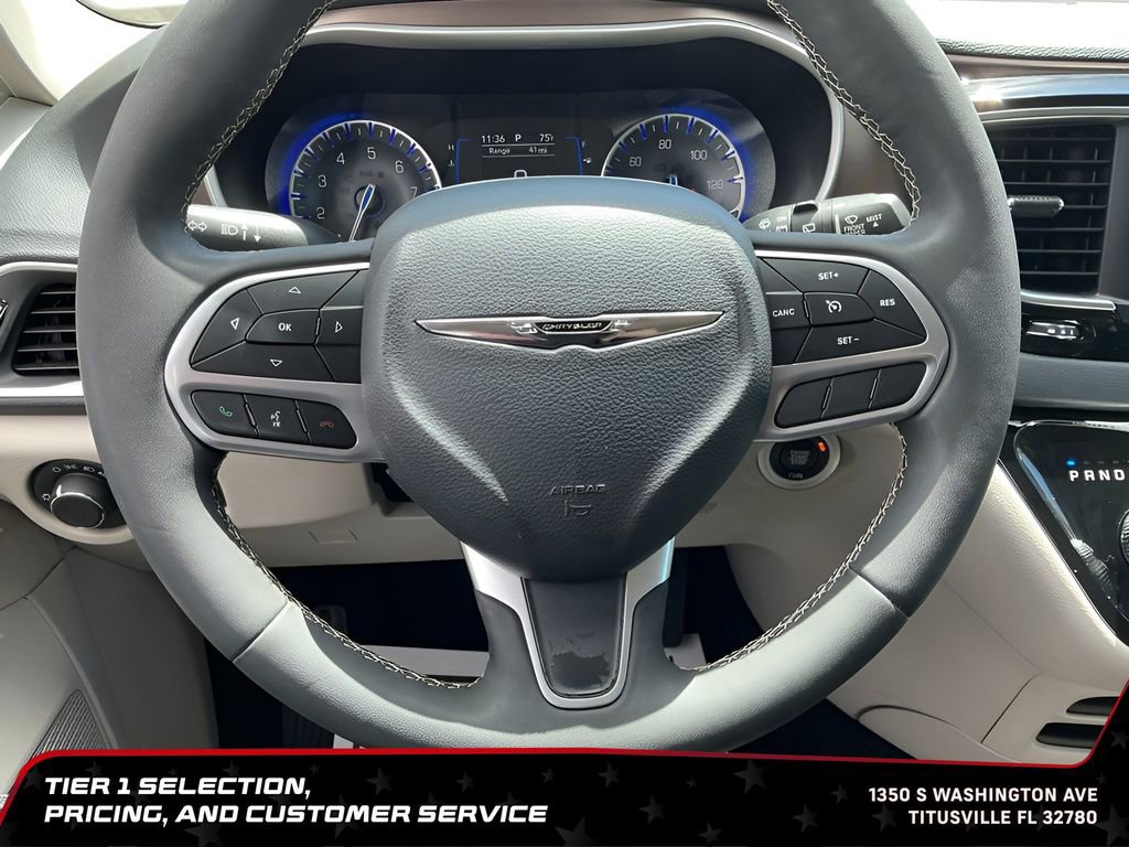 Used 2023 Chrysler Voyager LX FWD image 30
