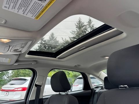 Used 2017 Ford Focus SEL w/ Cold Weather Package FWD image 28
