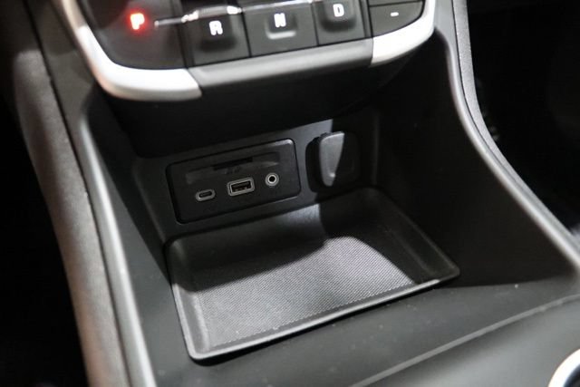 Used 2024 GMC Terrain SLT AWD/4WD image 28