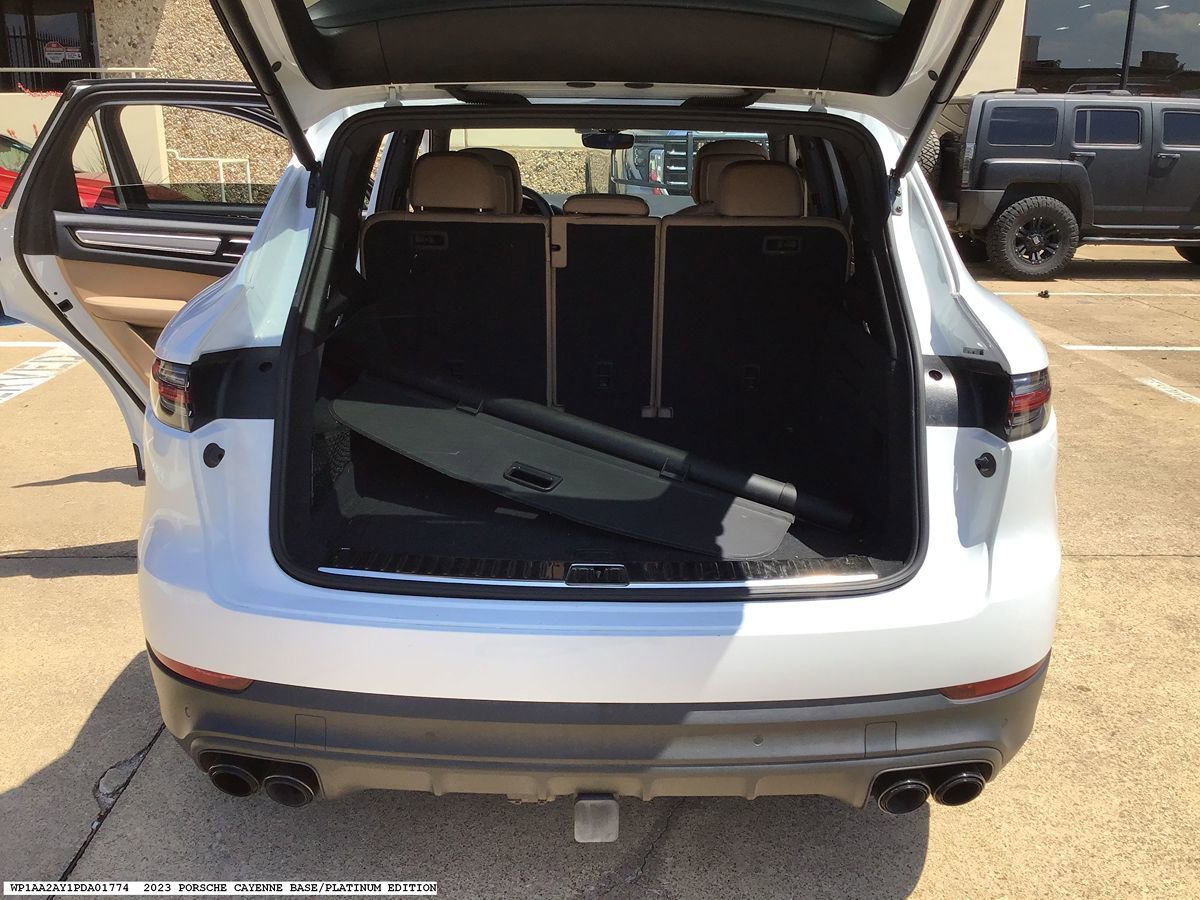 Used 2023 Porsche Cayenne AWD/4WD image 16