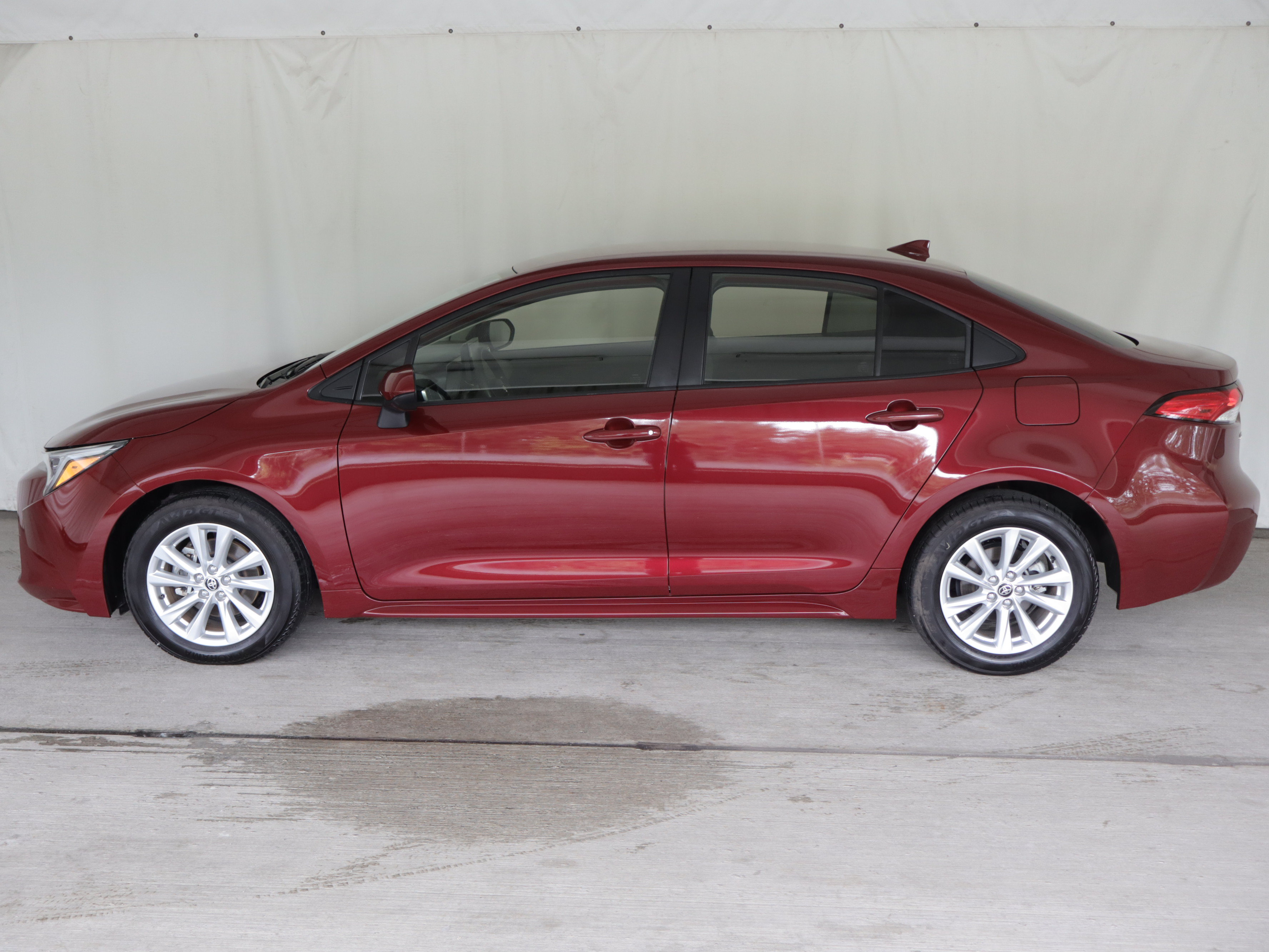 Used 2025 Toyota Corolla LE w/ LE Premium Package FWD image 22