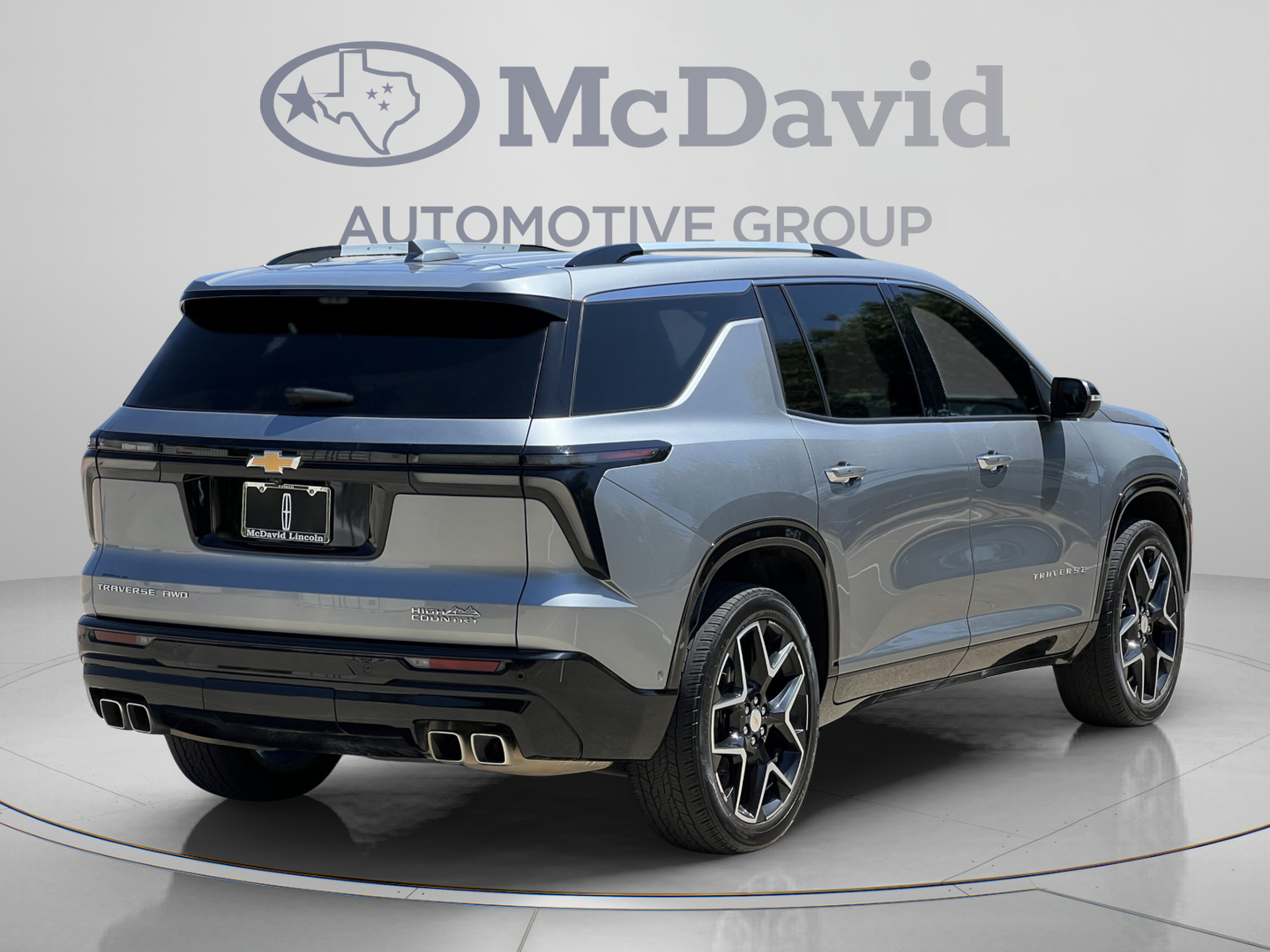 Used 2025 Chevrolet Traverse High Country w/ LPO, Floor Liner Package AWD/4WD image 7
