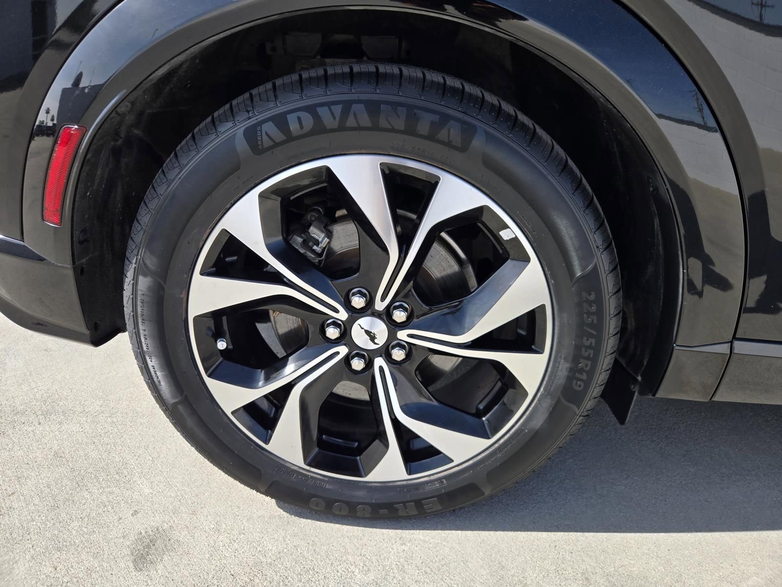 Used 2023 Ford Mustang Mach-E Premium image 31