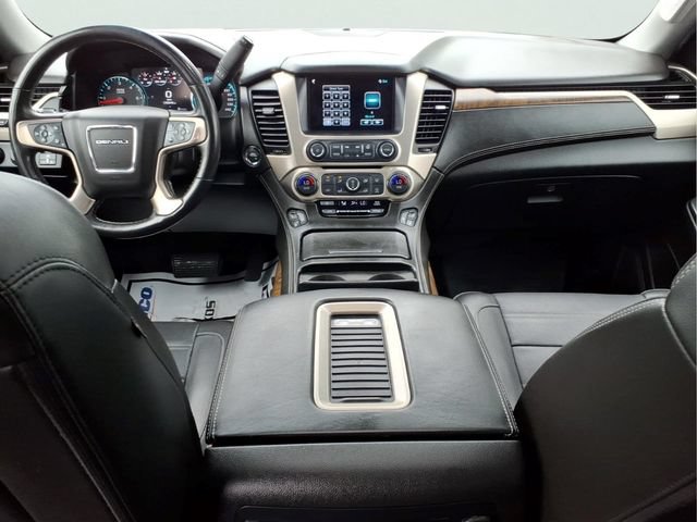 Used 2018 GMC Yukon XL Denali w/ Open Road Package AWD/4WD image 12
