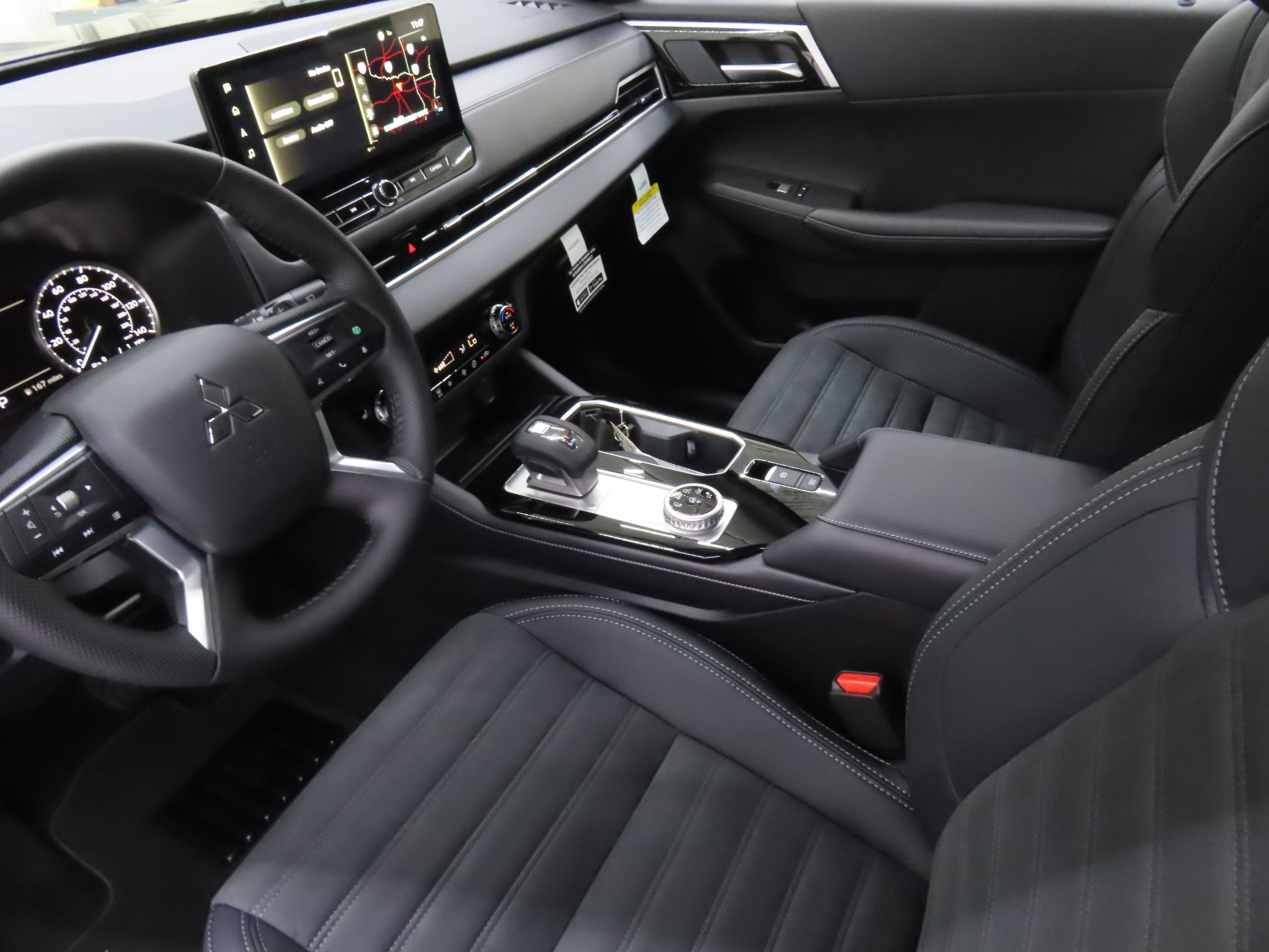 New 2025 Mitsubishi Outlander SE image 20