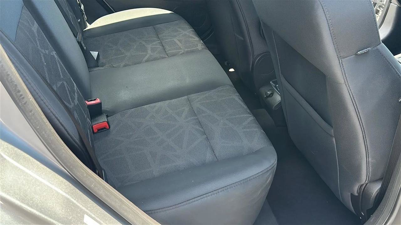 Used 2012 Ford Fiesta SE FWD image 29