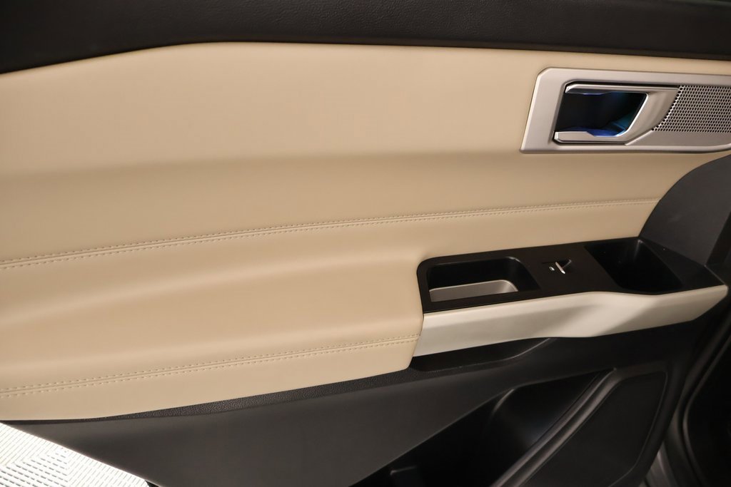 Used 2021 Ford Explorer Limited w/ Hybrid Equipment Group 310A image 18