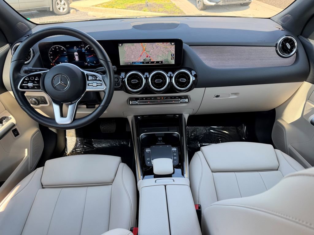 Used 2023 Mercedes-Benz GLA 250 4MATIC image 2