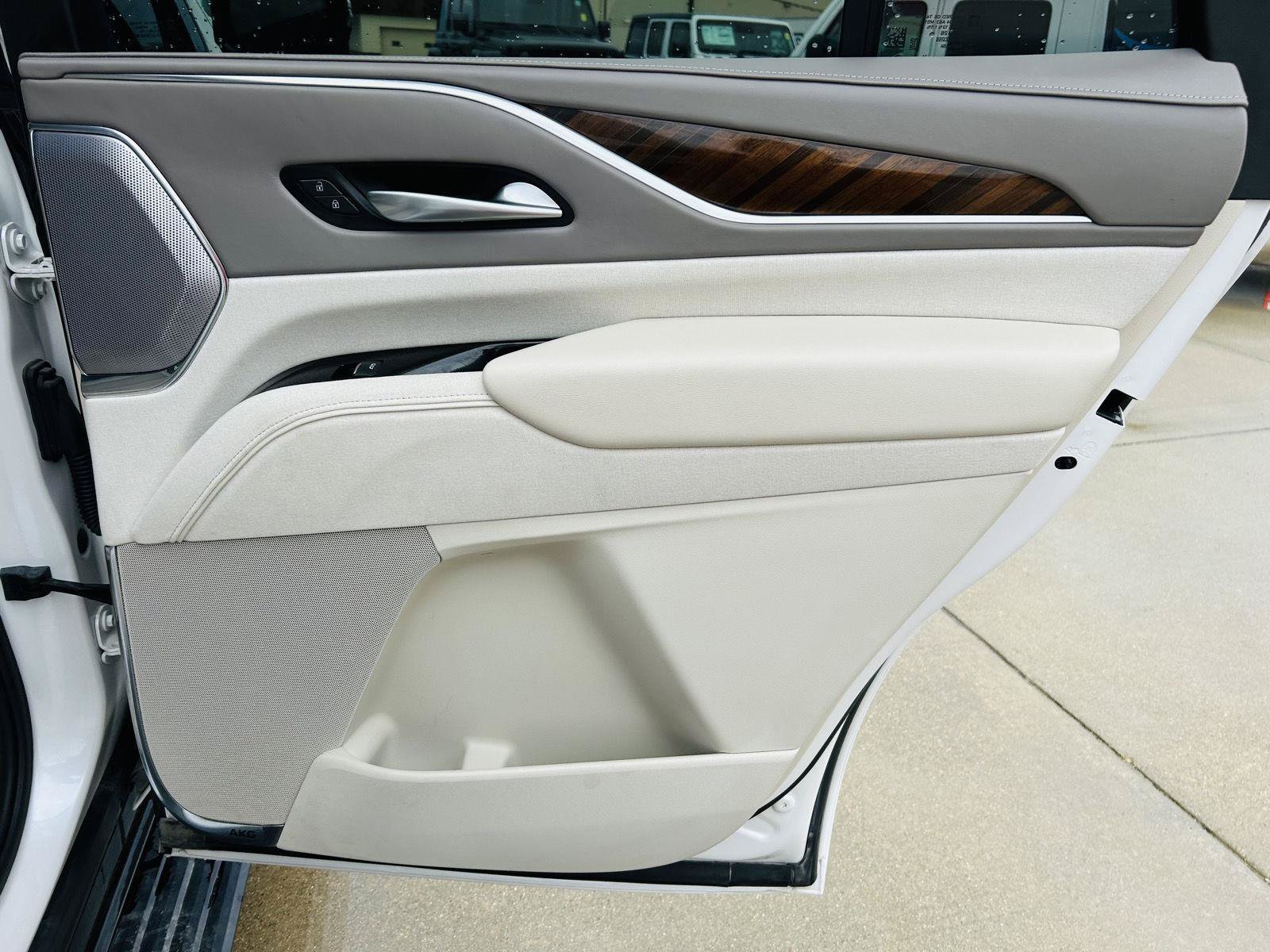 Used 2024 Cadillac Escalade Sport Platinum AWD/4WD image 39