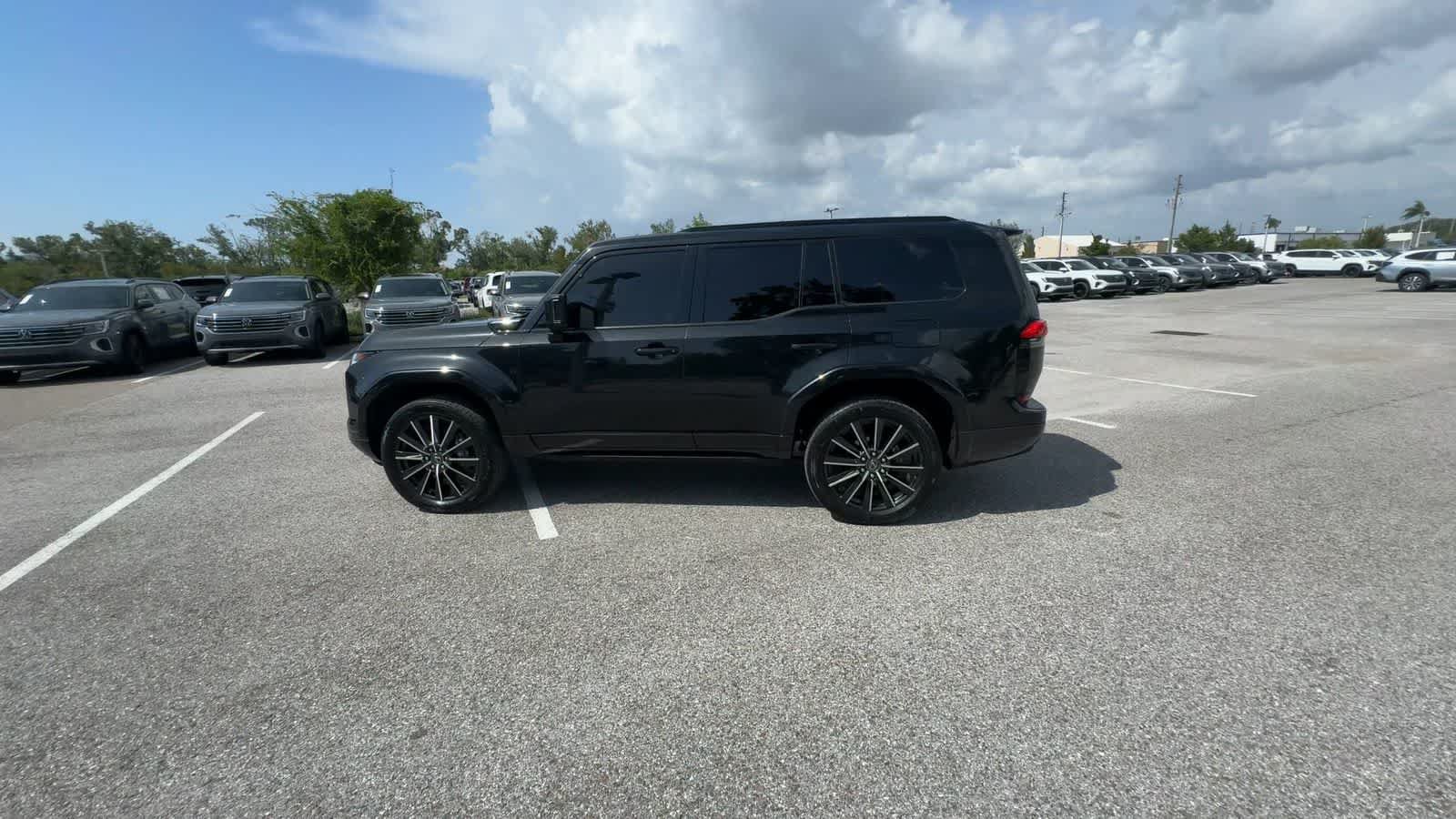 Used 2025 Lexus GX 550 w/ Accessory Package (2T) AWD/4WD image 5