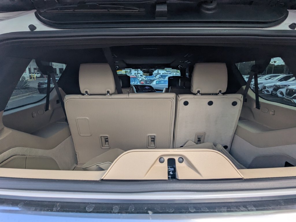 Used 2023 Cadillac Escalade ESV Premium Luxury AWD/4WD image 26