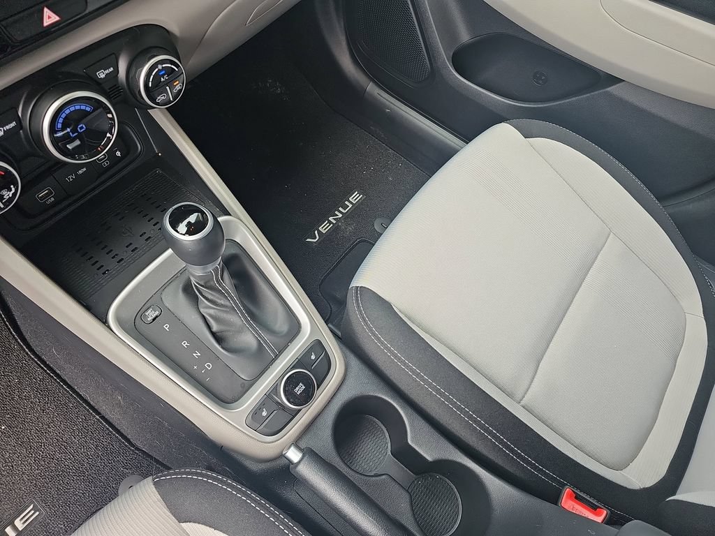 Certified 2026 Hyundai Venue SEL FWD image 26