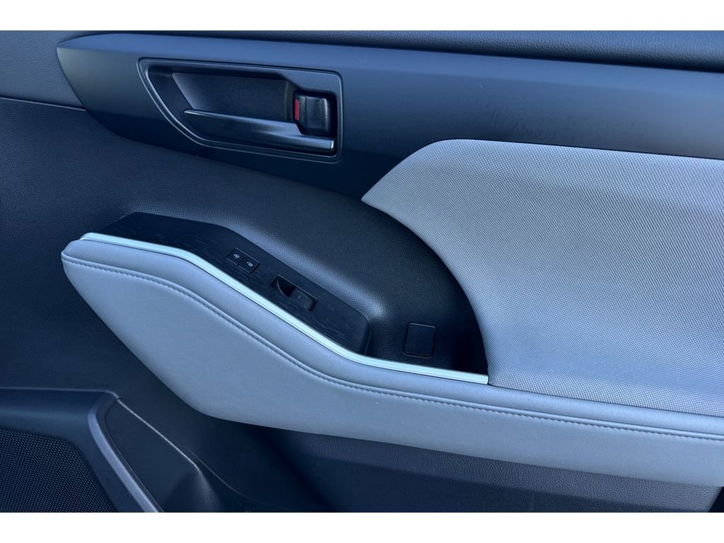 Certified 2023 Toyota Highlander LE image 20