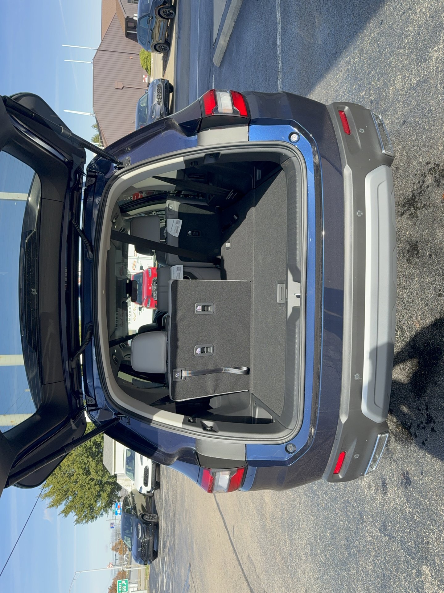 Used 2025 Honda Pilot Touring image 17