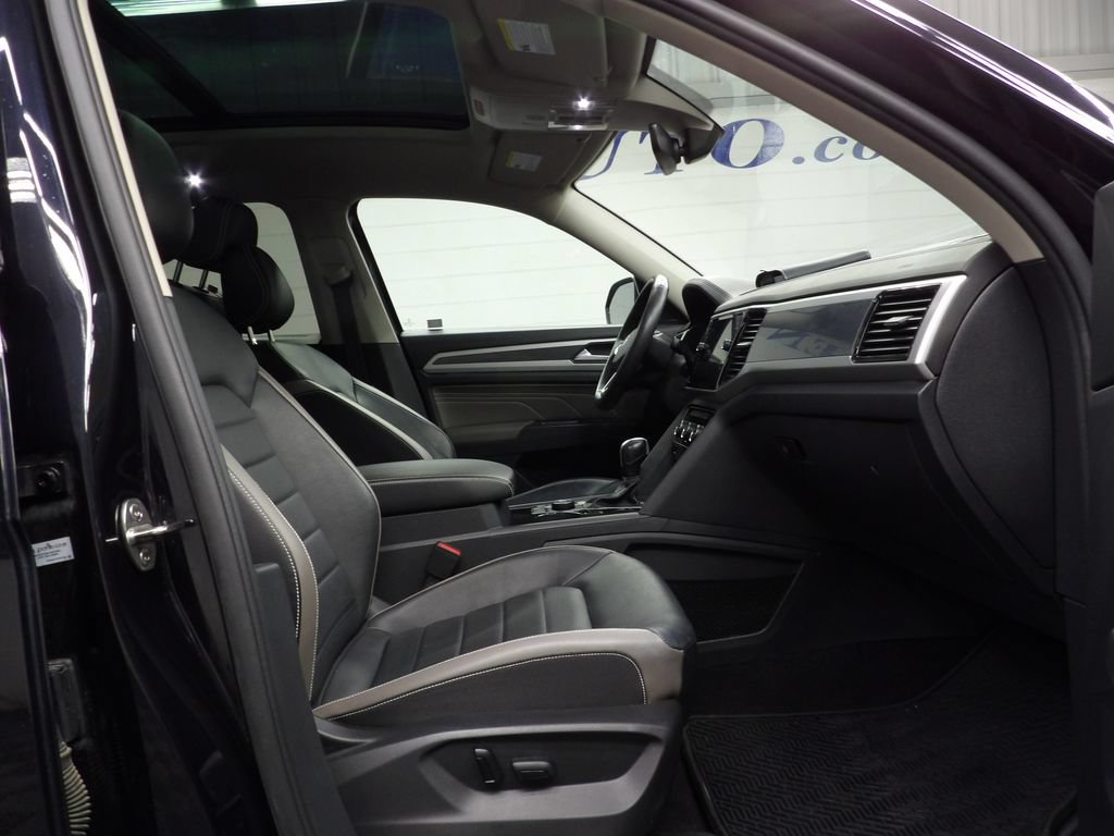 Used 2023 Volkswagen Atlas SEL R-Line AWD/4WD image 31