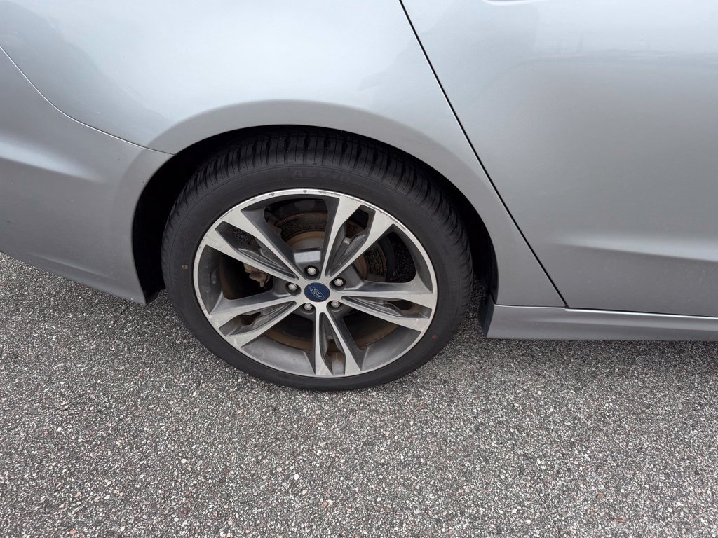 Used 2020 Ford Fusion Titanium AWD/4WD image 5