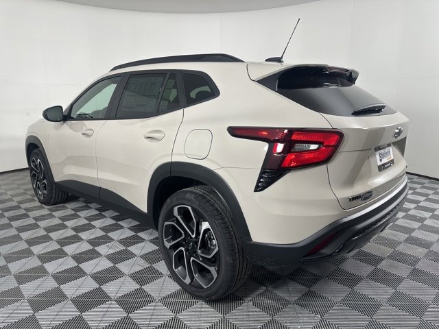 New 2026 Chevrolet Trax RS w/ Sunroof Package image 5