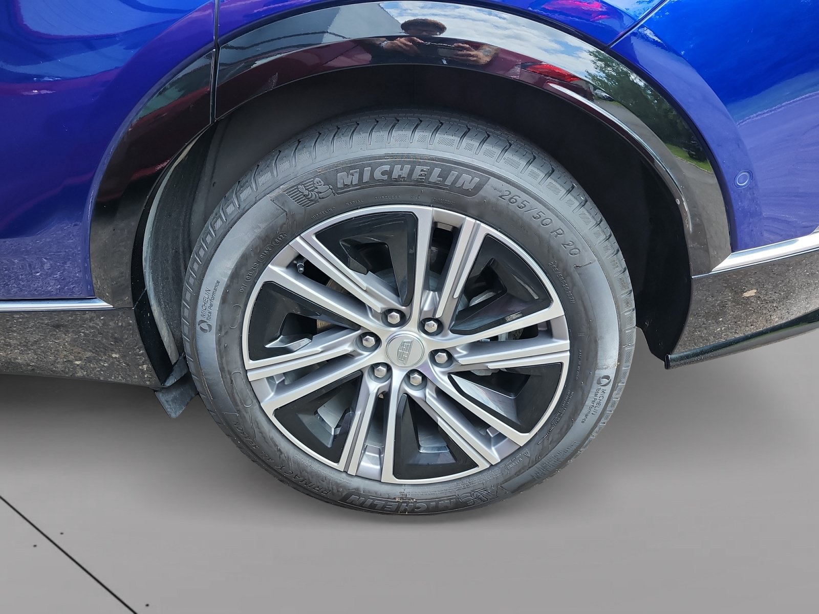 Used 2024 Cadillac Lyriq Luxury AWD/4WD image 15