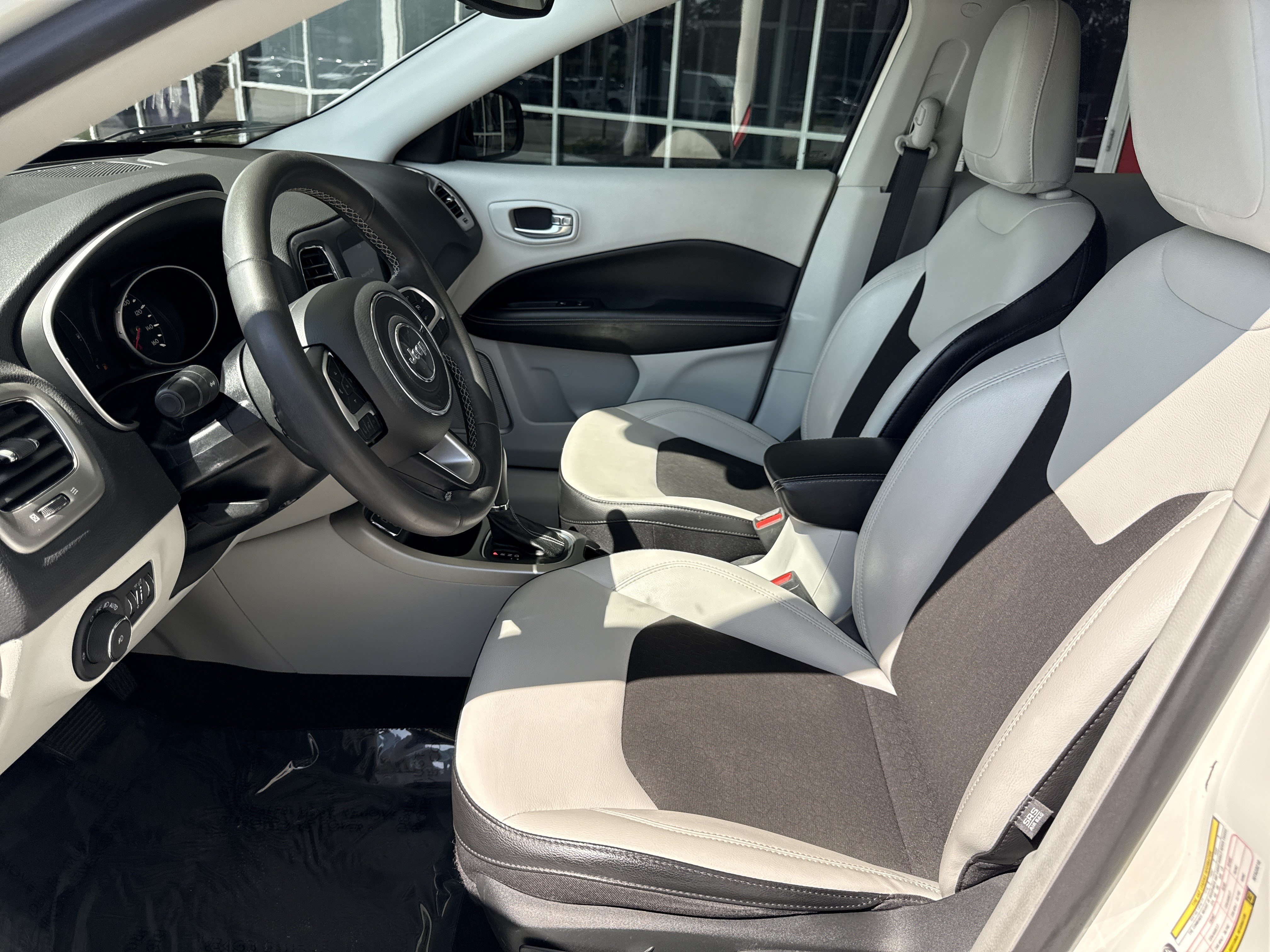 Used 2021 Jeep Compass Latitude FWD image 15