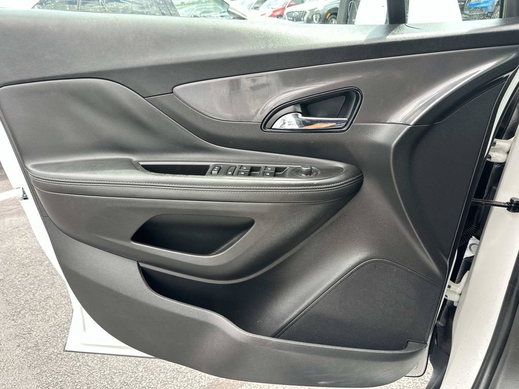Used 2020 Buick Encore Essence AWD/4WD image 22