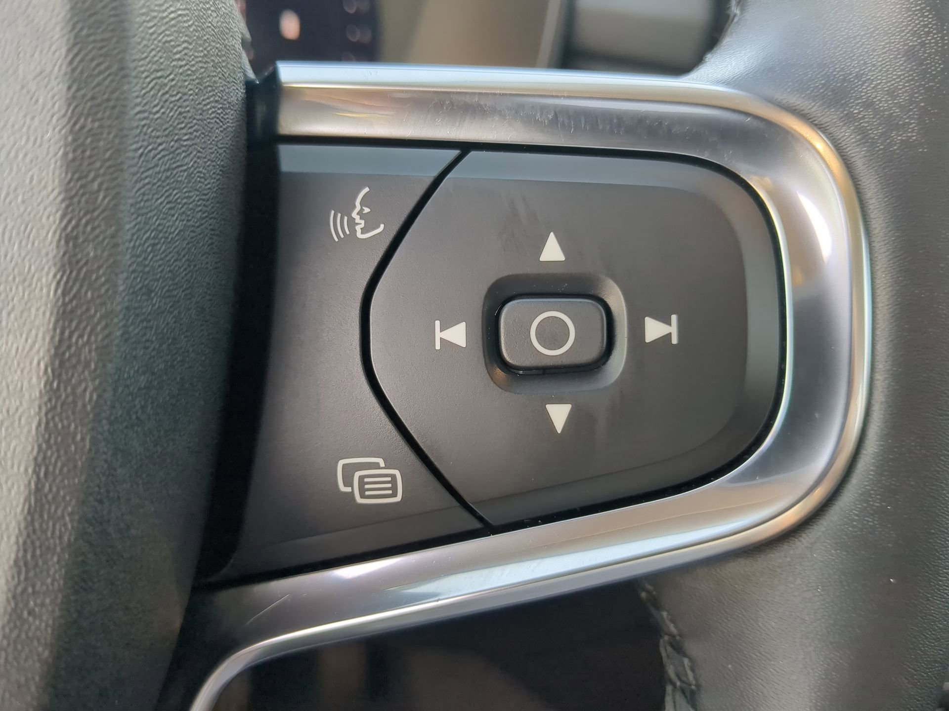 Used 2023 Volvo XC40 B5 Plus w/ Protection Package Premier AWD/4WD image 67