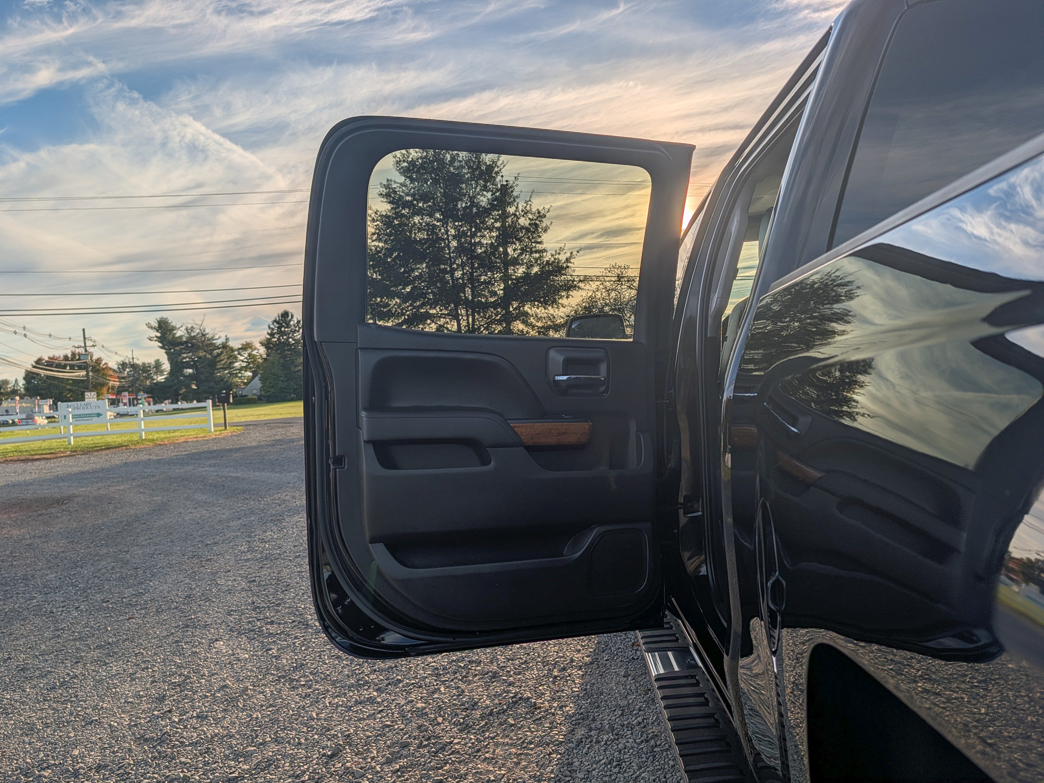 Used 2017 Chevrolet Silverado 1500 High Country AWD/4WD image 11