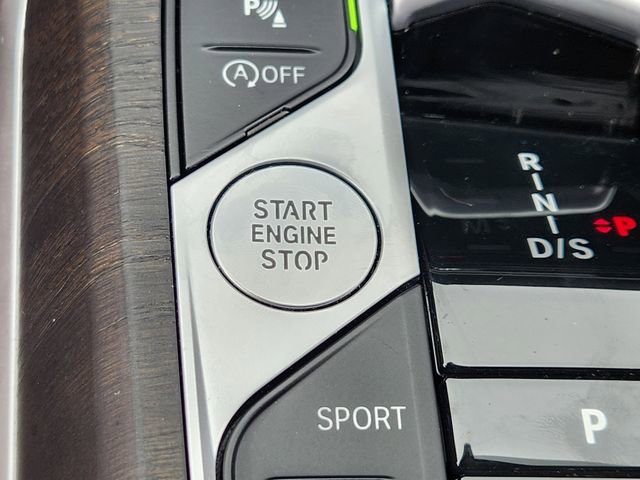 Used 2024 BMW 330i Sedan w/ Convenience Package image 15